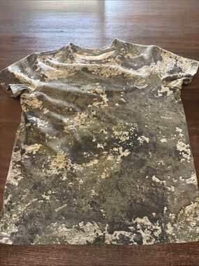 RedHead Boys Green Camo-Style Short Sleeve Tee fits like a Medium